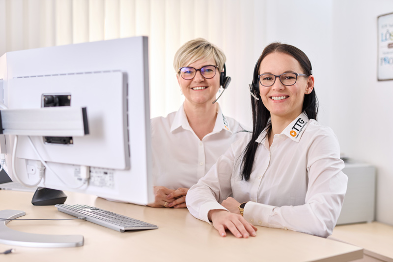 Astrid Backhaus und Katrin Günther sind die Ansprechpartnerinnen der TTG Daten- und Bürosysteme GmbH in Thüringen.